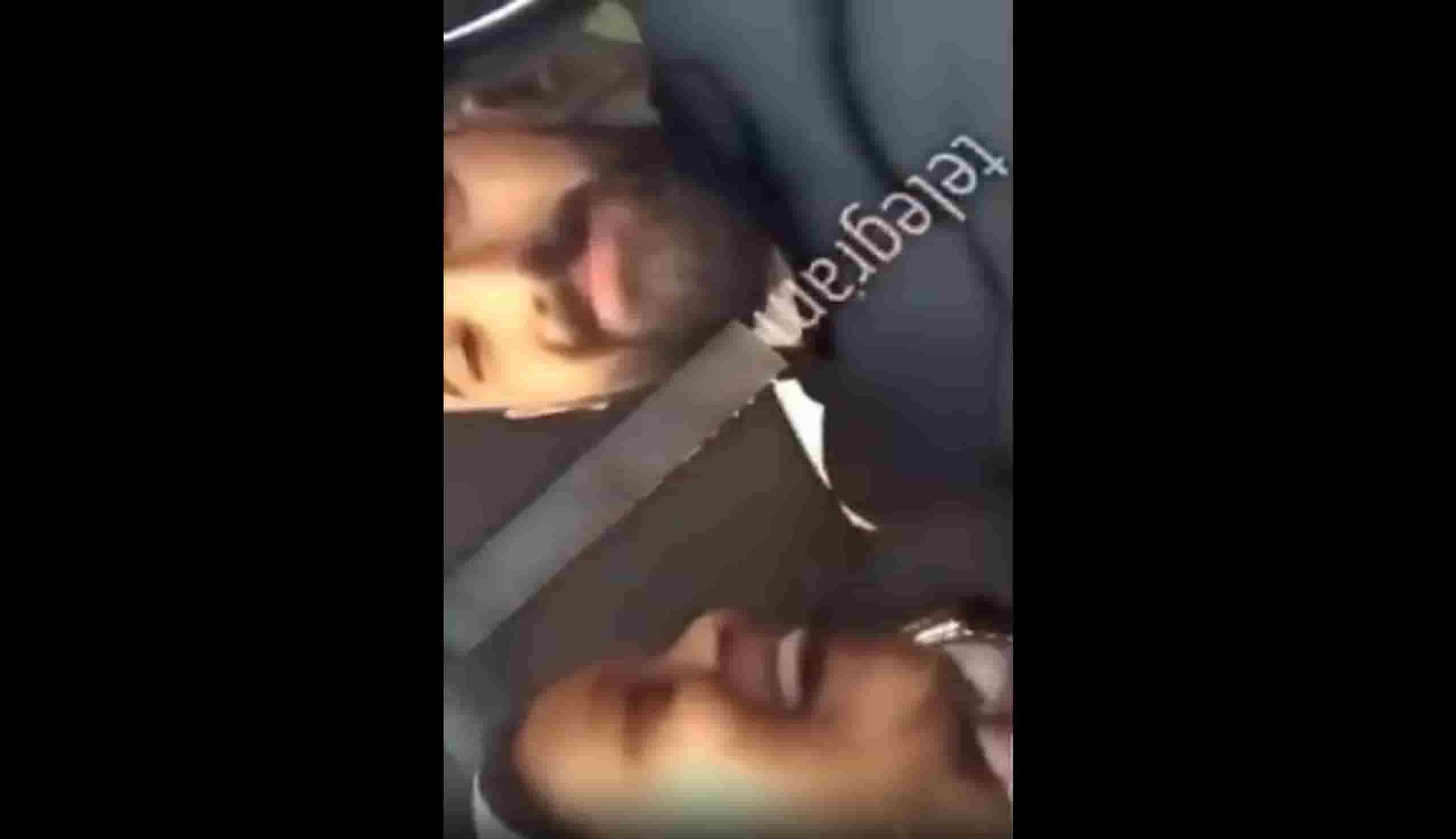 انت لحئت ؟  سكس مصري في السيارة تلحس زبه