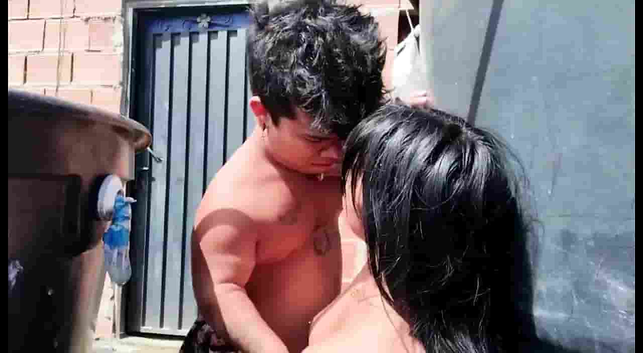 سكس قزم ي نيك شرالأمط  زوجته الطويله