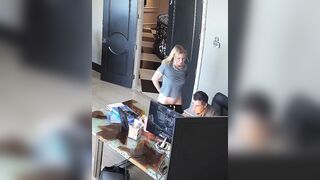 موظفة تشلح وتغري مديرها  سكس مسرب – XNXX